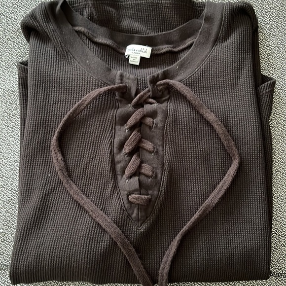 Woman’s Splendid long sleeve waffle knit top.  Black, size large. - Picture 5 of 6